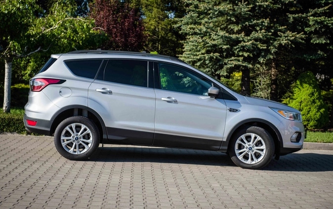 Ford Escape cena 49900 przebieg: 217500, rok produkcji 2017 z Dukla małe 121